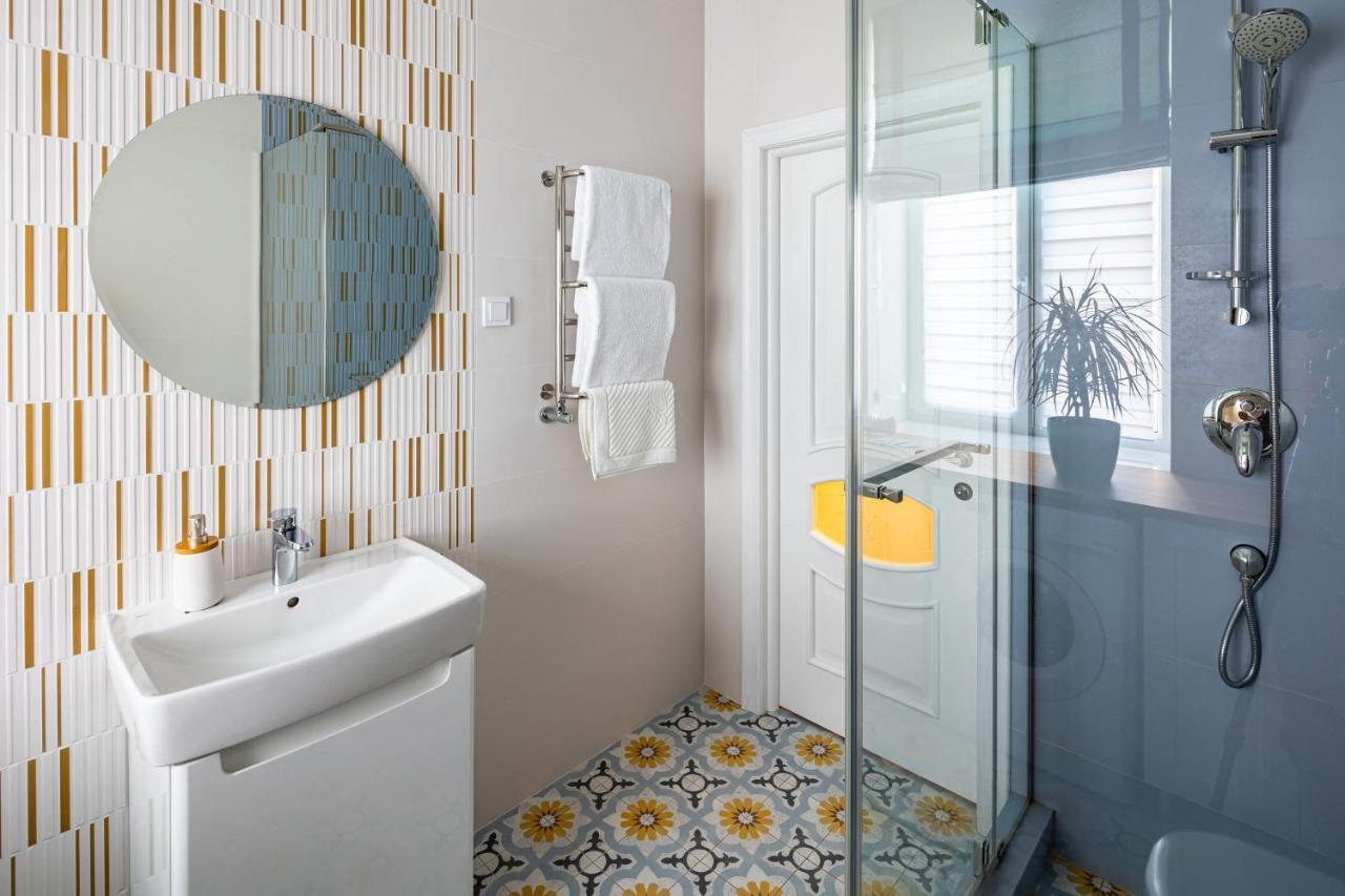Leontovycha Apartment 리비프 외부 사진